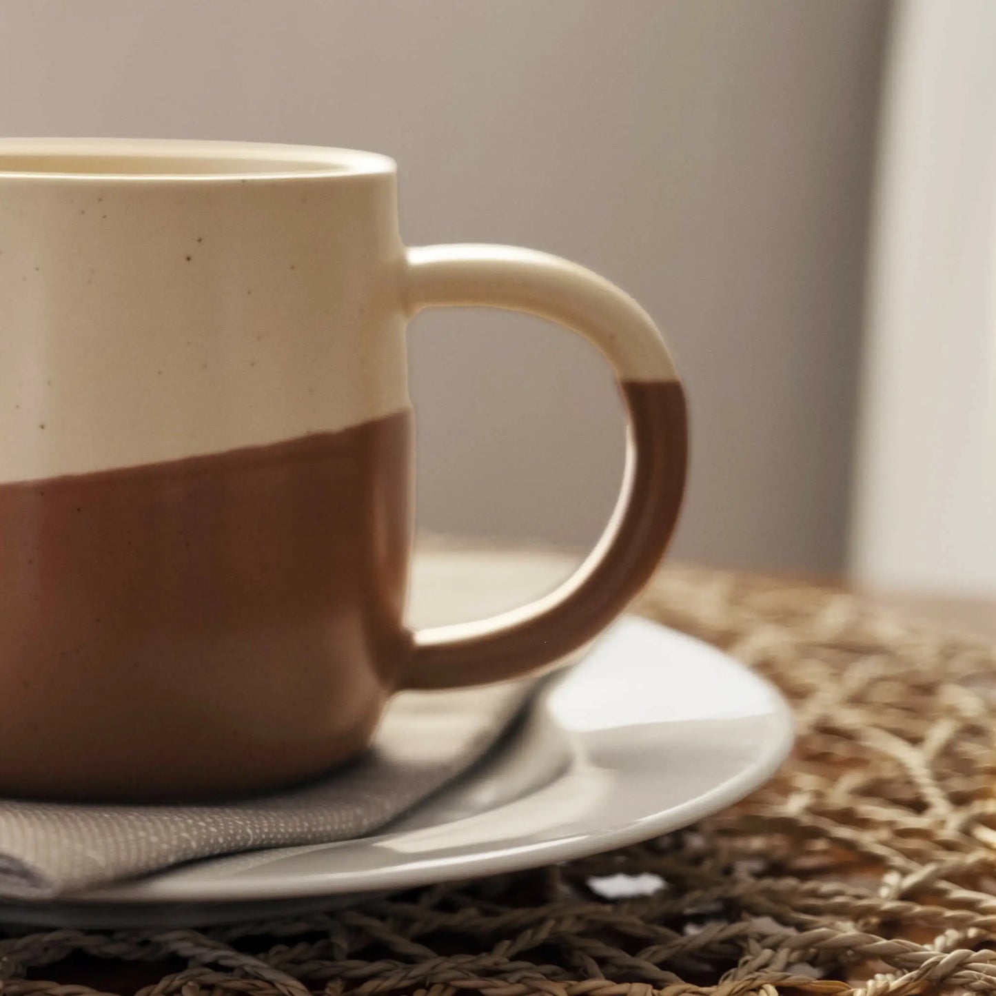 emina tasse braun